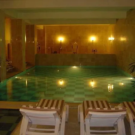Hotell Arora 4*