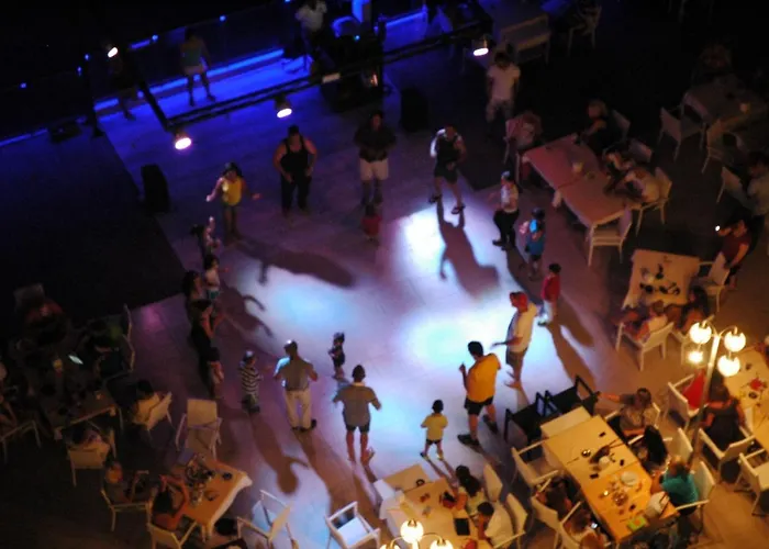 Arora Κουσάντασι