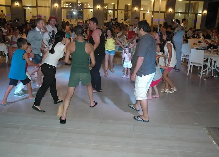 阿罗拉酒店 酒店