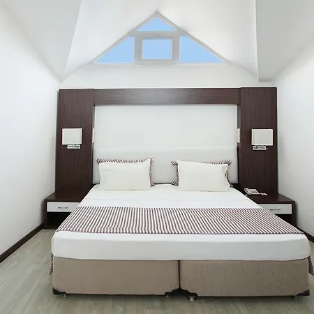 Arora Hotel